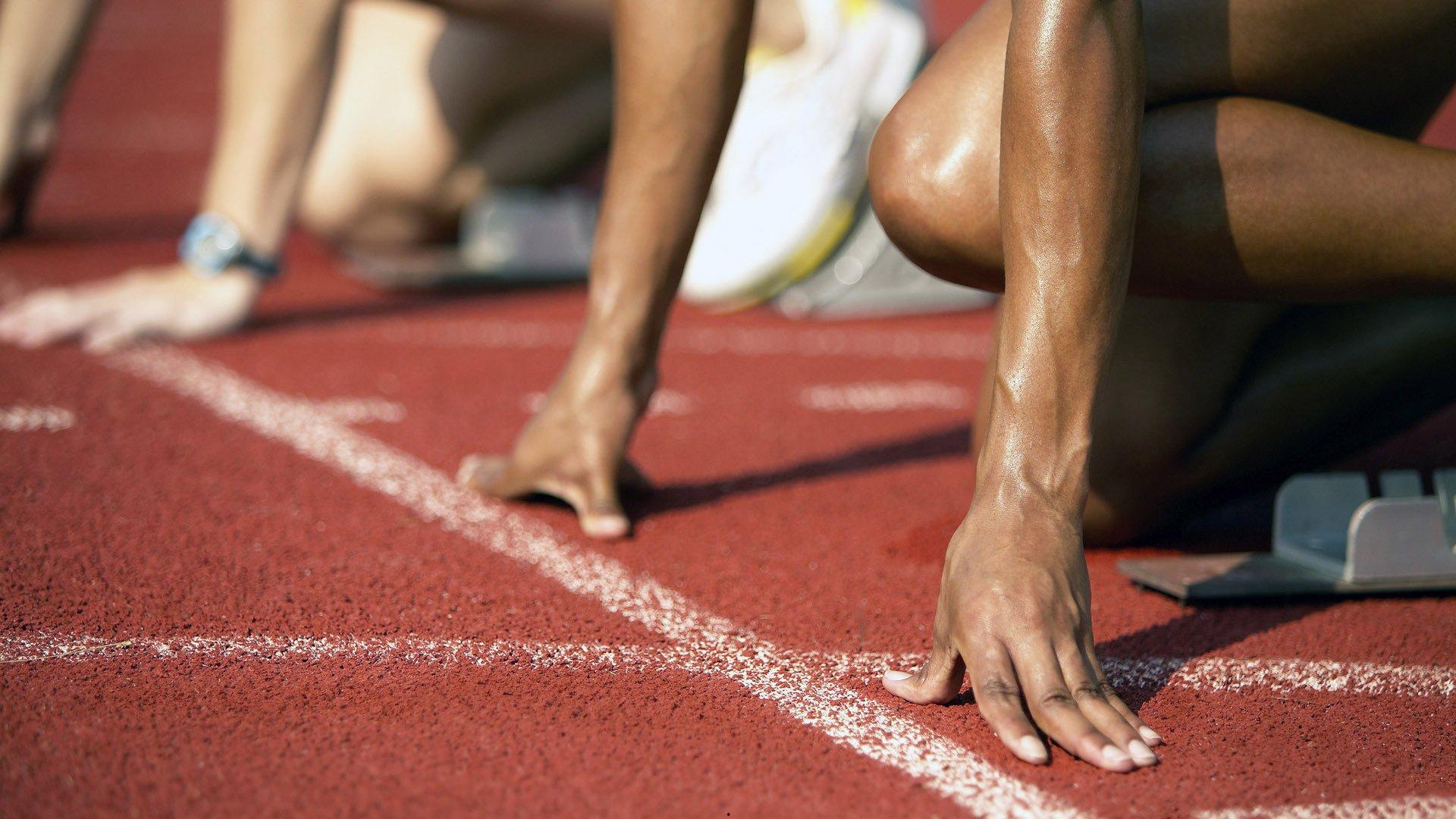 奥林匹亚科斯中场坦言，防守梅西，除了战术犯规别无他法