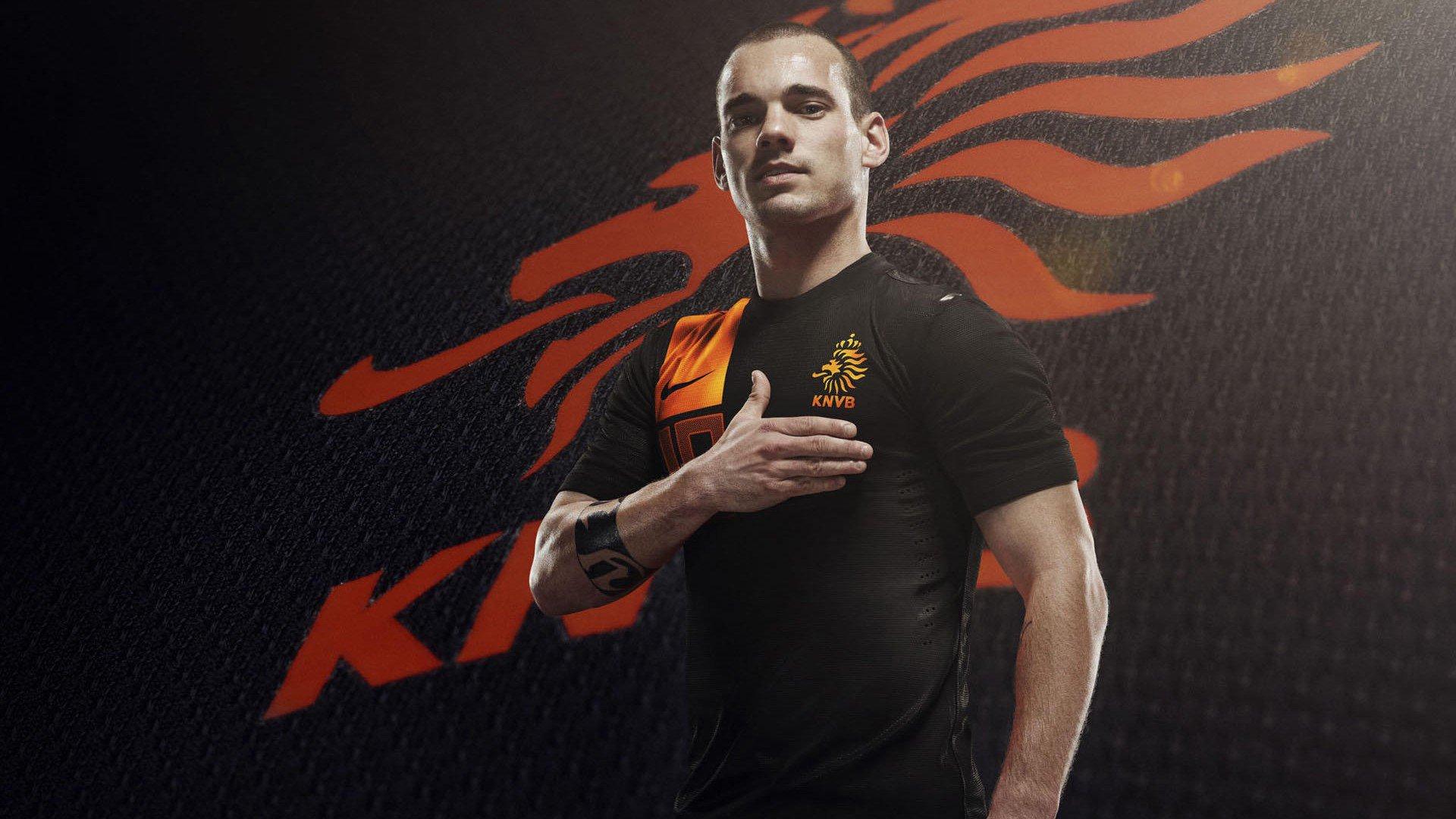 圣保罗门神再显威！小米林科维奇连场扑点力保金身，当选那不勒斯战平科莫全场最佳